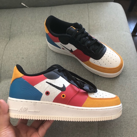 Nike Air Multicolor sneakers size 6.5 boy (size 8 in women)